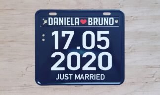 Placa de Moto Personalizada para Casamento – Edição Exclusiva