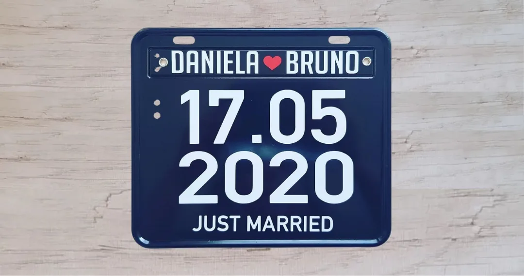 Placa de Moto Personalizada para Casamento – Edição Exclusiva